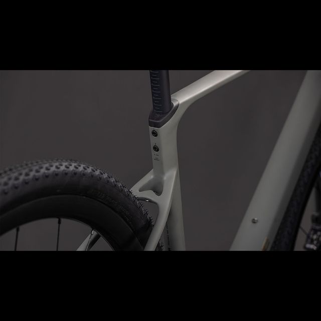 CUBE Nuroad C:62 EX gravel-pyörä